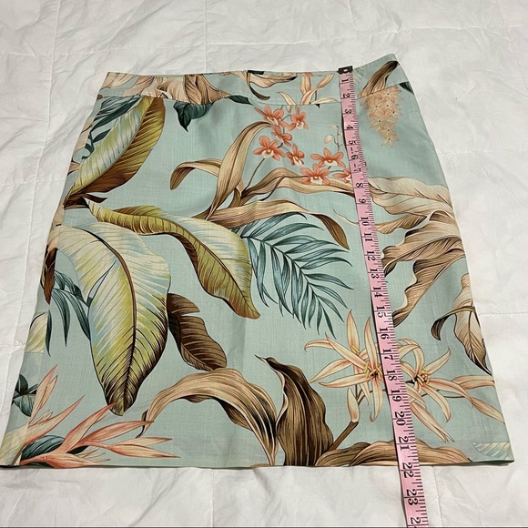 TOMMY BAHAMA ROYAL FLORAL PRINT SILK STRAIGHT SKIRT SIZE 8 - Picture 3 of 7
